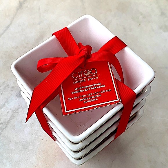 CIROA FIORI SIMPLE SERVE MINI BOWLS SQUARE RED WHITE NWT PORCELAIN SET OF 4 - Picture 5 of 9